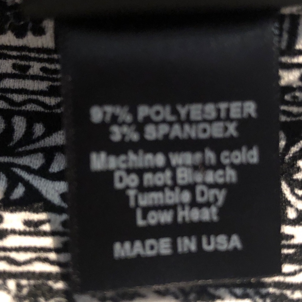 Black And White Patterned Skirt Euc - image 4